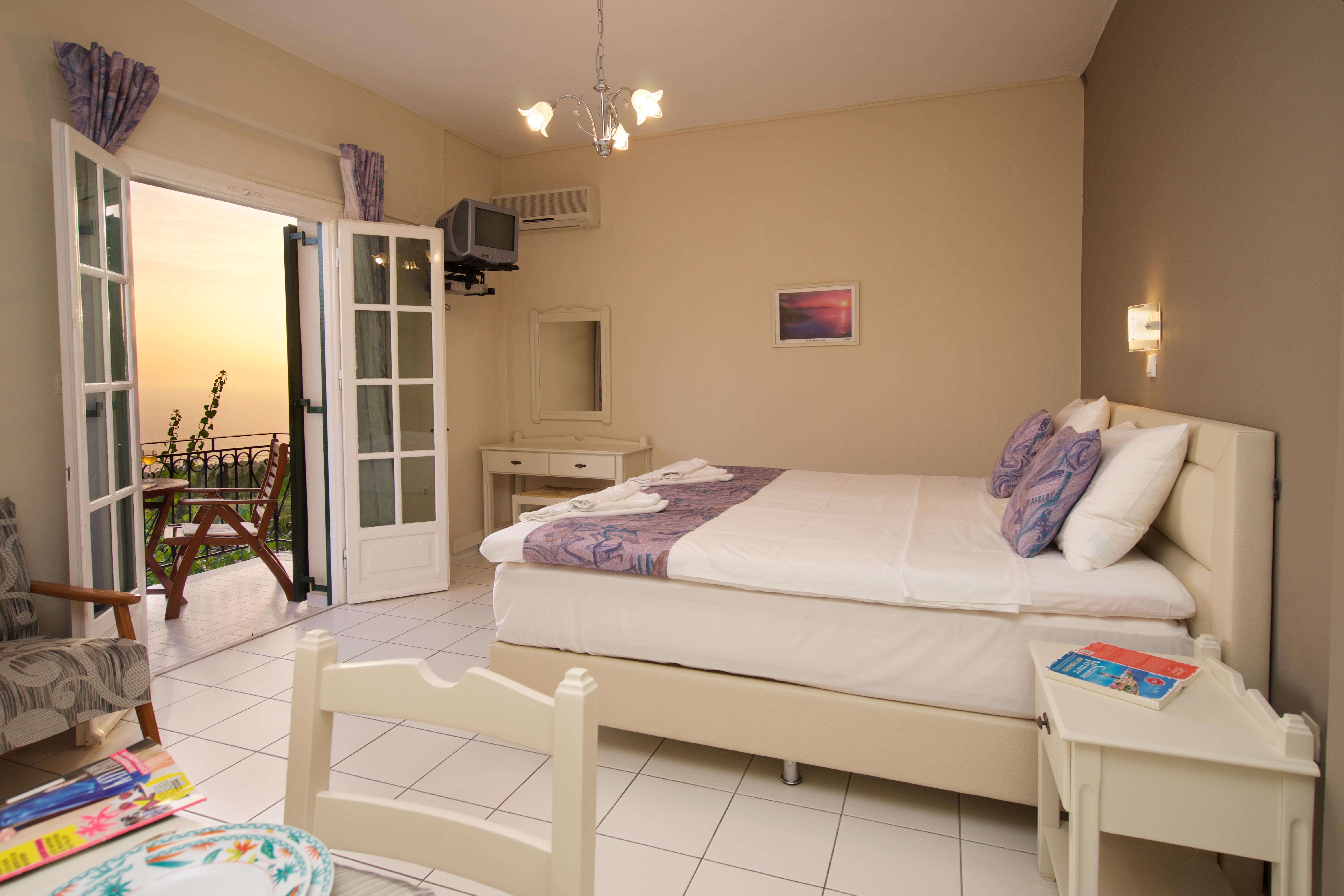 Studios Vrionis Panoramic Sunset Mesovounia  Bagian luar foto