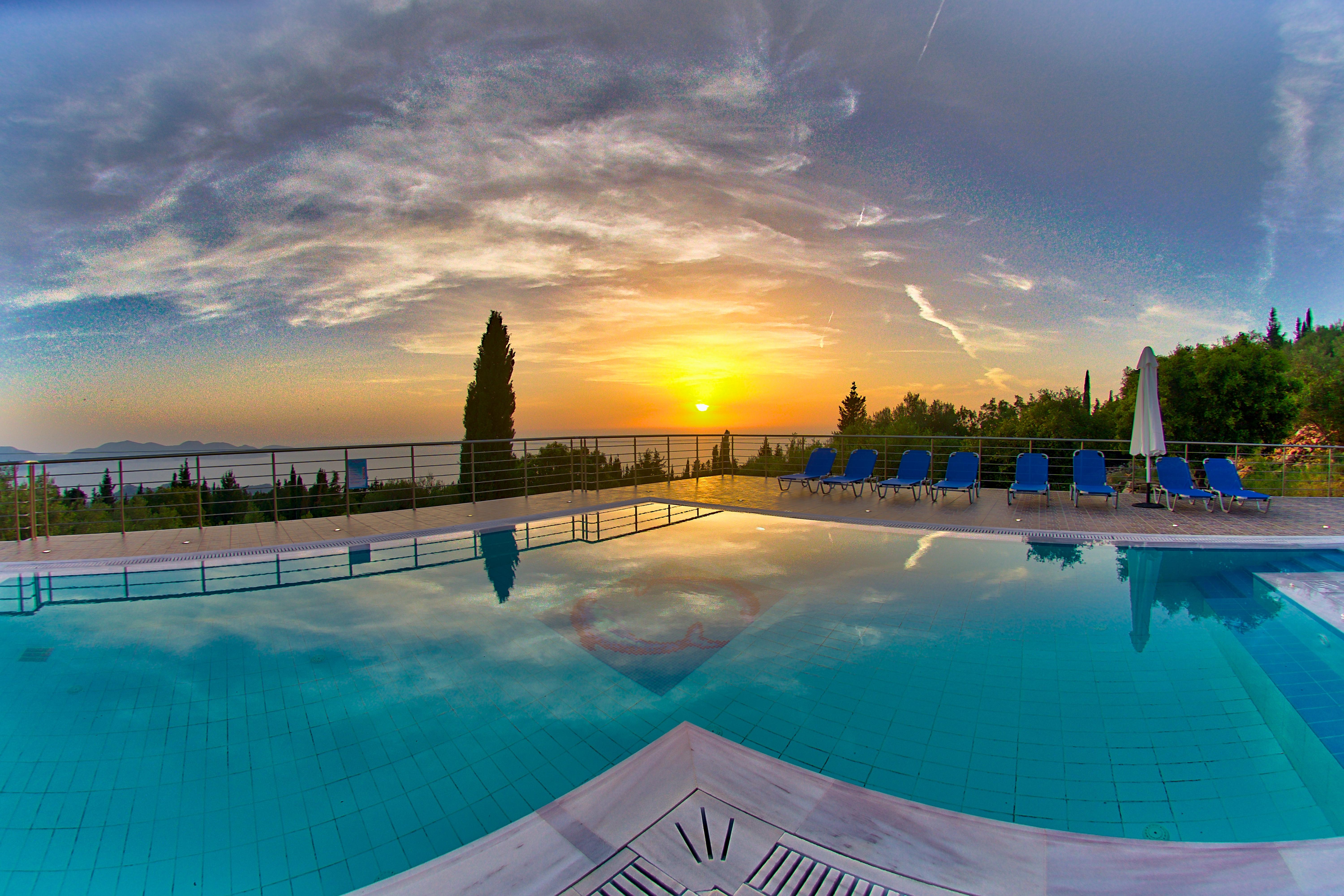 Studios Vrionis Panoramic Sunset Mesovounia  Bagian luar foto