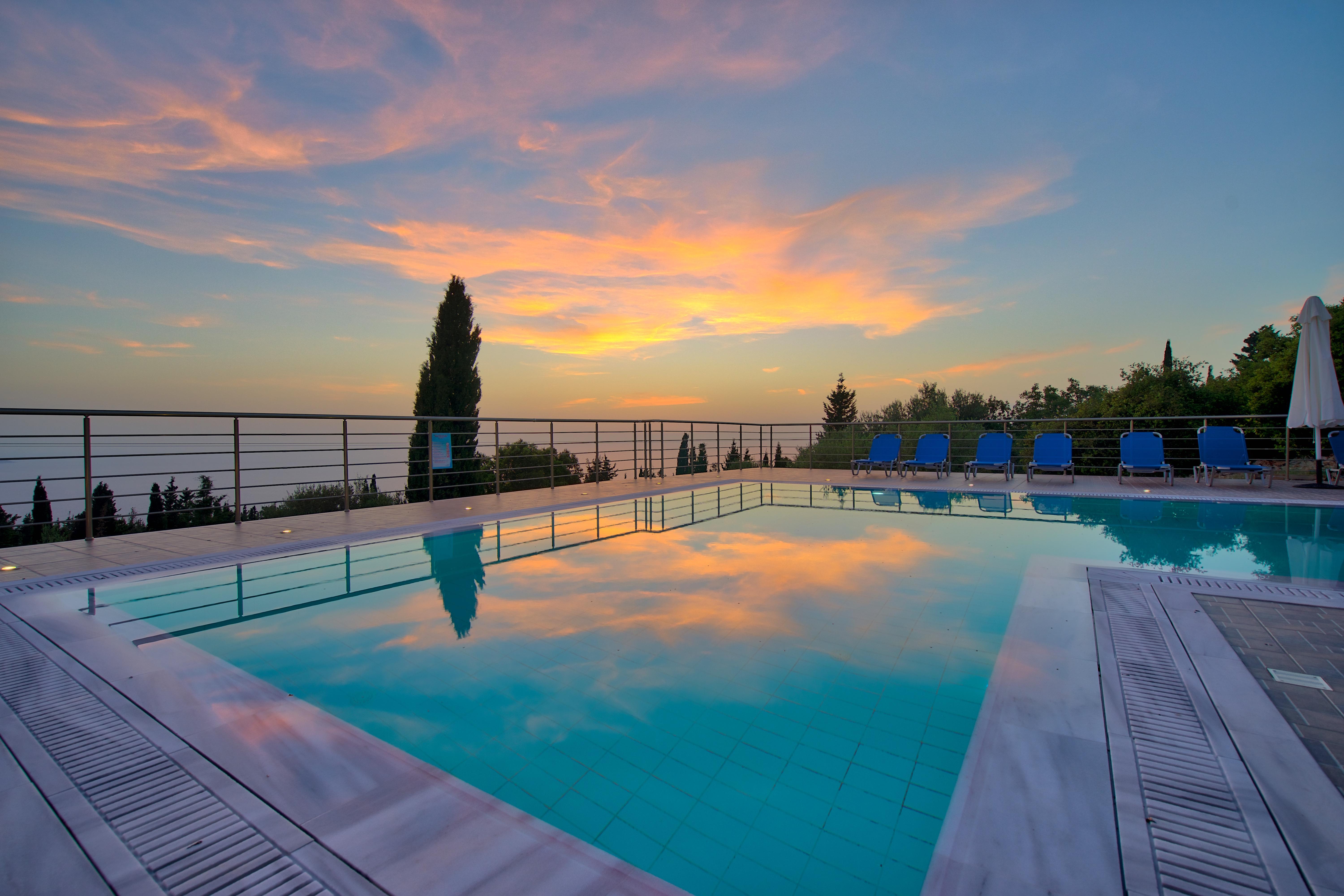 Studios Vrionis Panoramic Sunset Mesovounia  Bagian luar foto